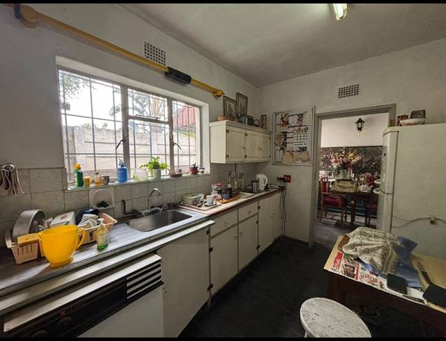 3 BEDROOM HOUSE FOR SALE IN EAST TOWN